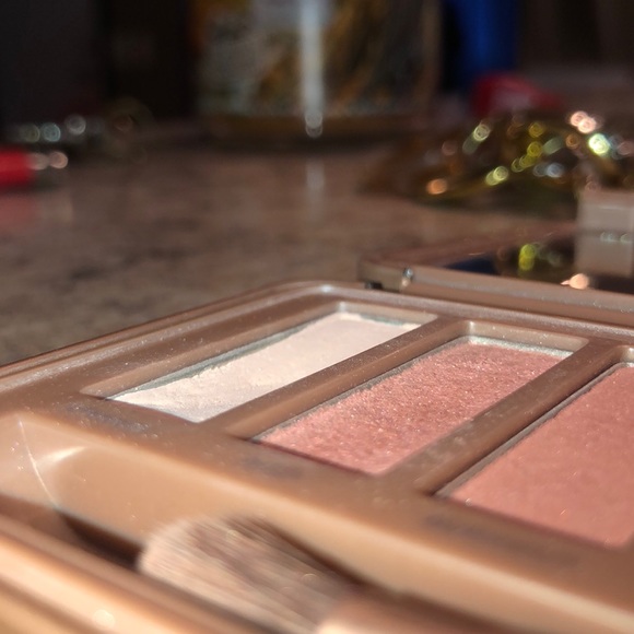 Urban Decay Naked 3 eyeshadow palette - Picture 6 of 7